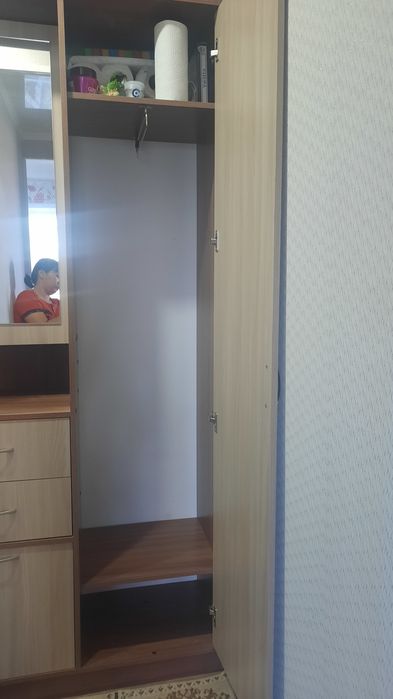 Продам отличную  прихожку