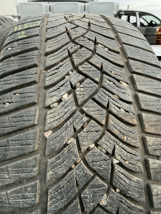 2 броя зимни гуми Goodyear 235/40 R18 Dot 4618 ном 509