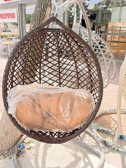Одноместные качели из ротанга