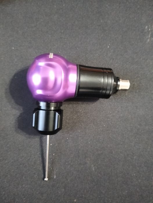 Aparat de tatuat ne folosit doar peobă de funcționare