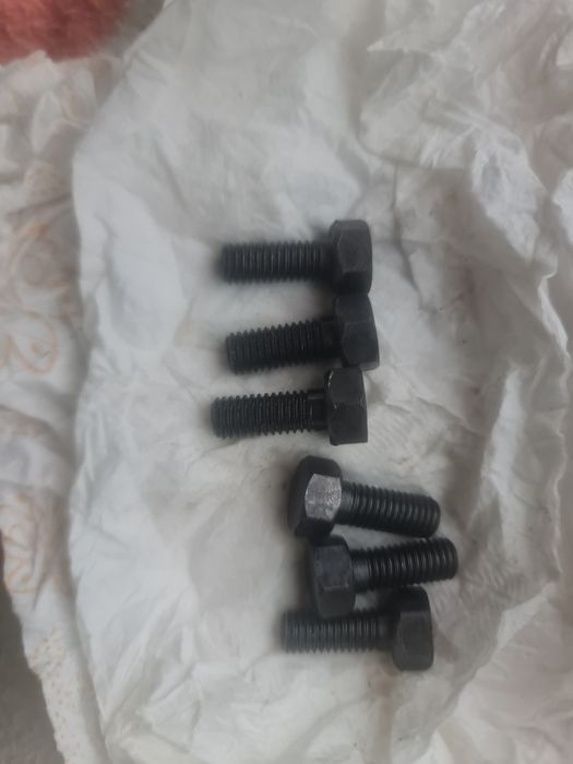 Surub filet stanga .