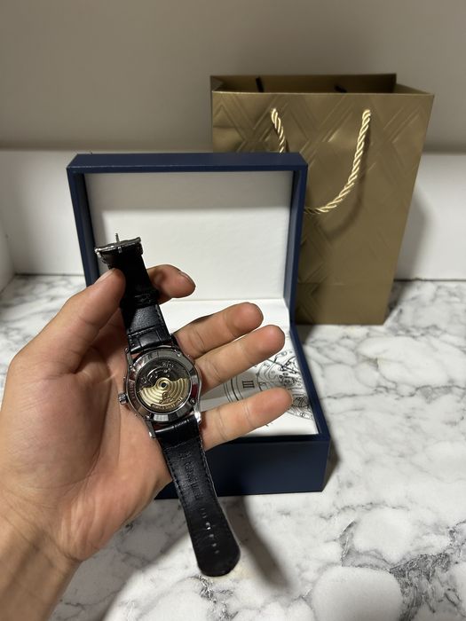 Часы Omega механические