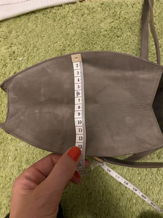 Poseta din piele suede Bally, originala, culoare gri, stare excelenta