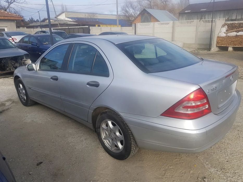 Dezmembram Mercedes w203 1.8 B capota fata/ usa dreapta spate/usa dreapta fata