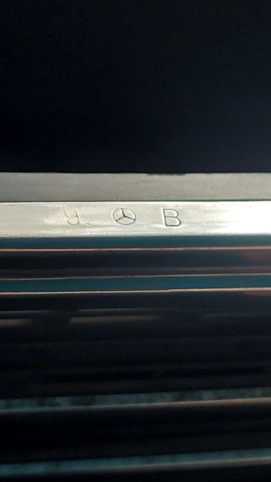 Решетка радиатора Мерседес W210E  Mercedes Benz