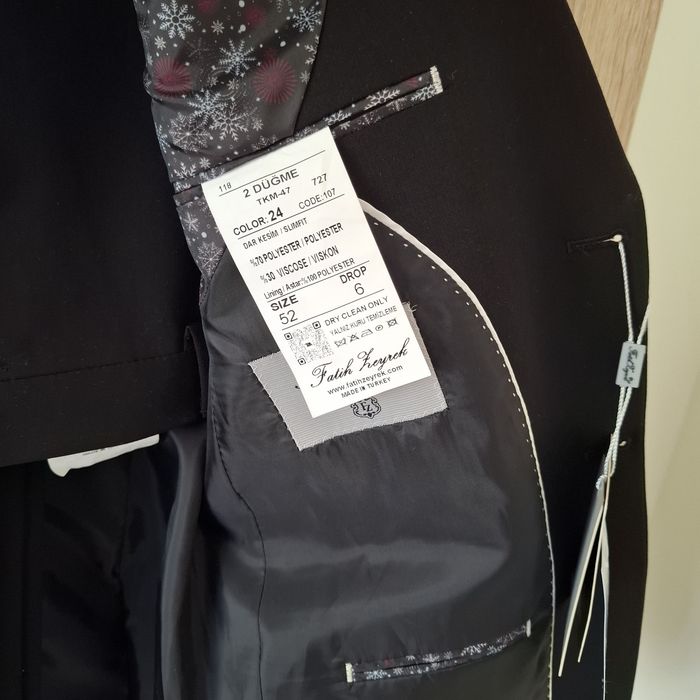 Costum barbati mărimea 52