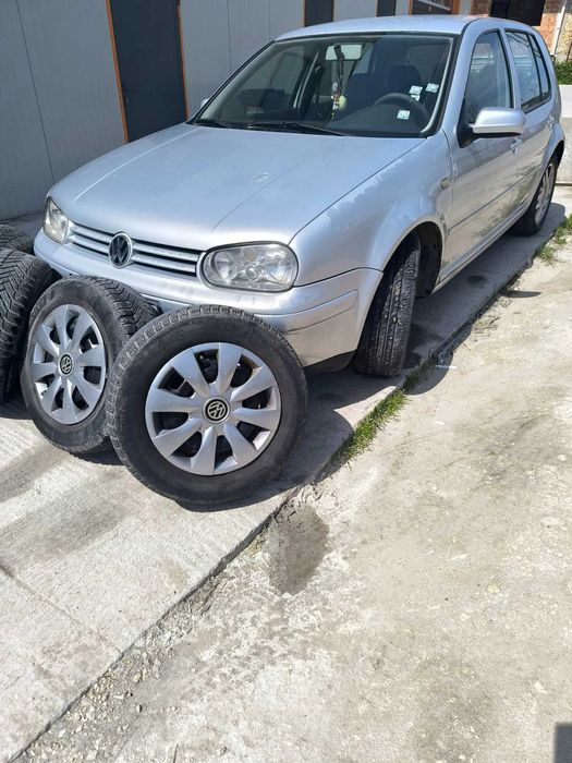 Автомобил Фолксваген Голф