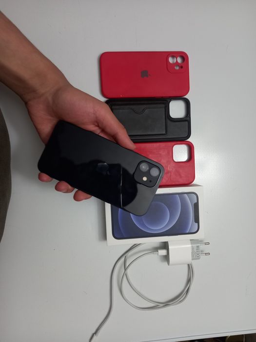 Модел iphone 12.