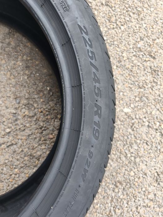 225/45/19" 2бр Pirelli P zero Rft,dot0622,7mm