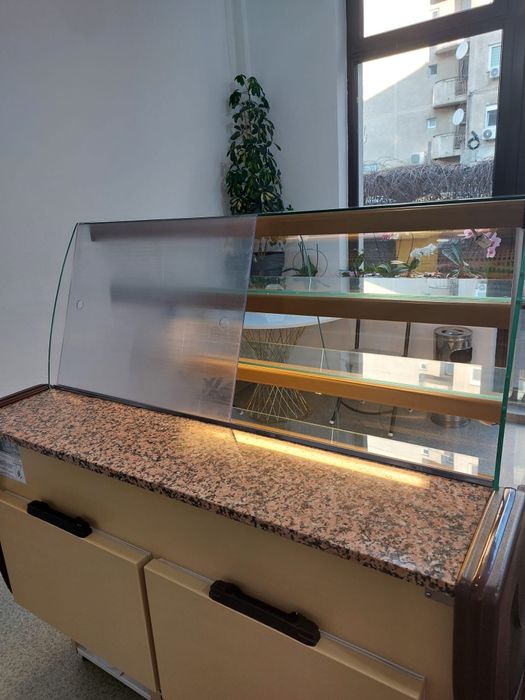 Vitrine cofetarie