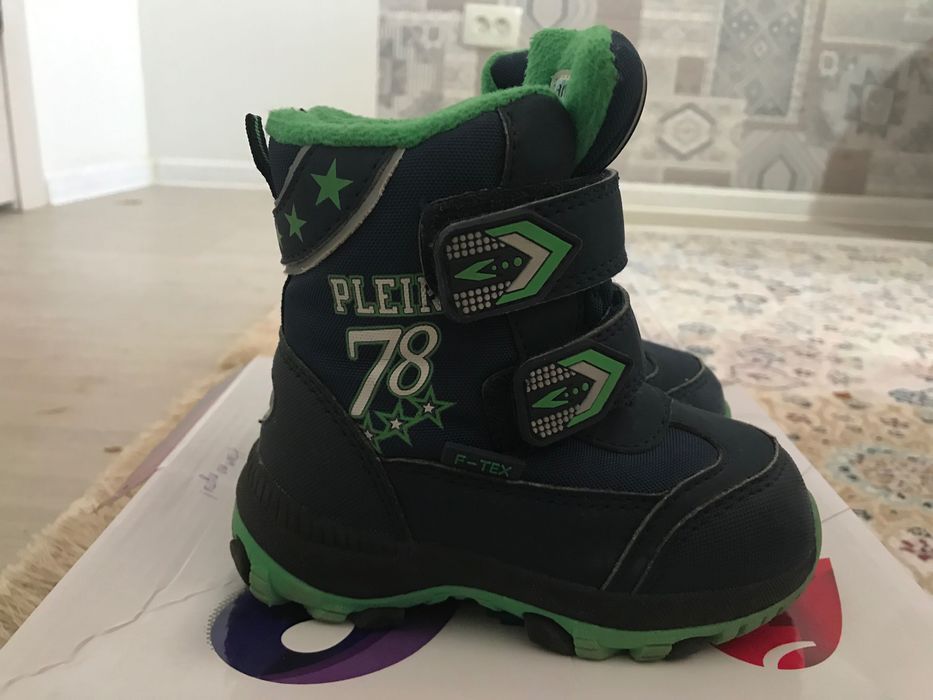 Продам зимнюю обувь