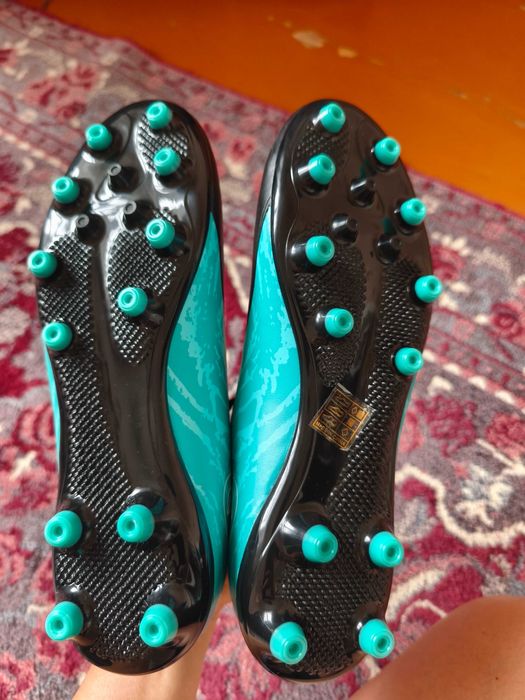 Футбольные бутсы