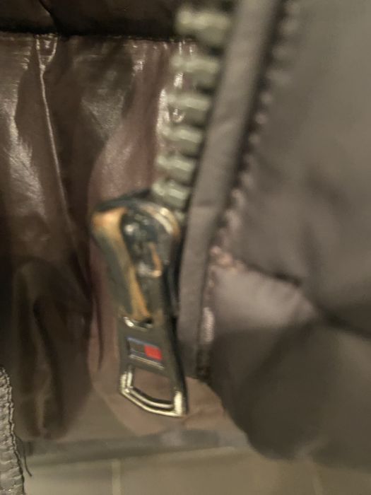 Vind vesta tommy originala umpluta cu puf de gasca