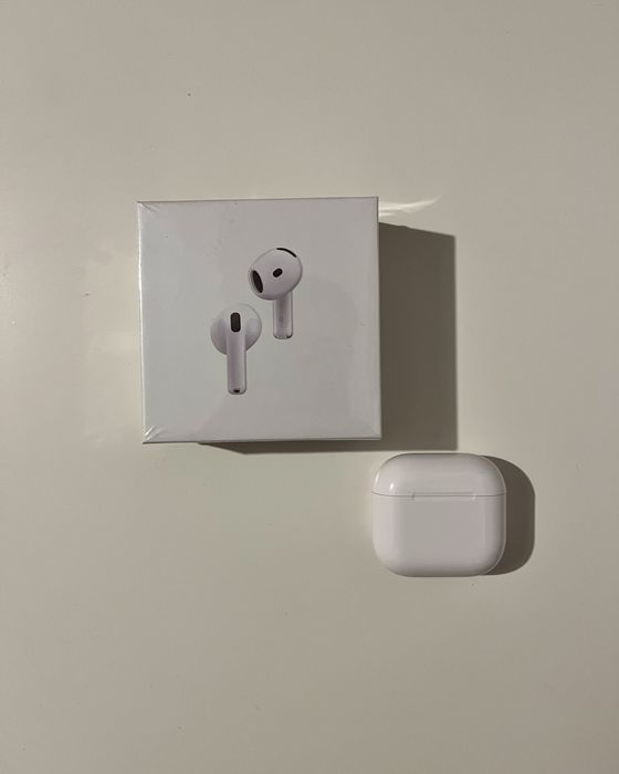 AirPods 4 noi sigilate!