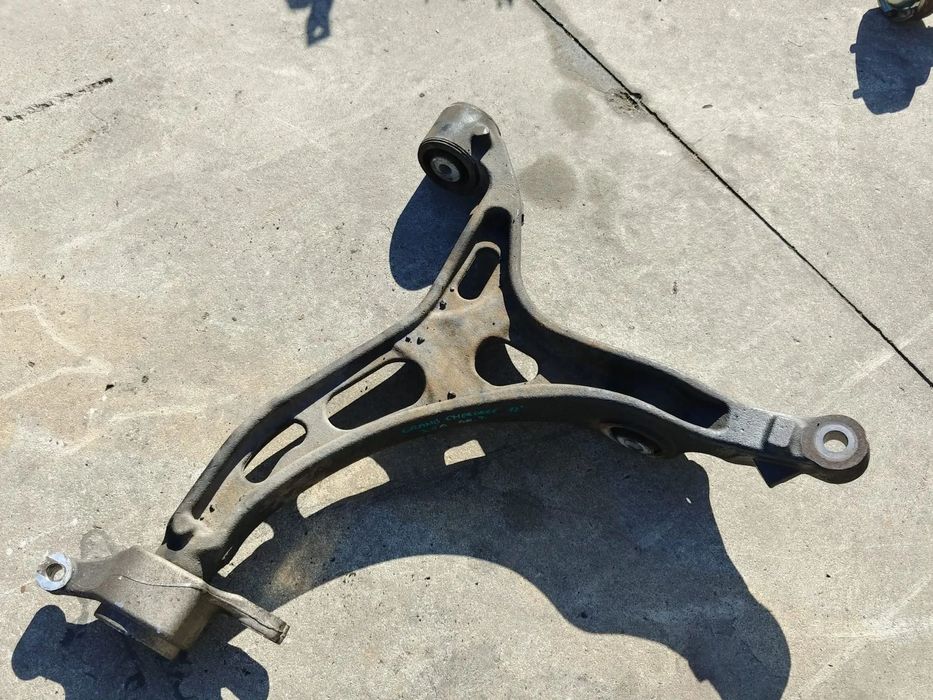 brat bascula stanga fata 3.0 crd vm44d jeep grand cherokee 4 wk wk2 2012  68022605ad