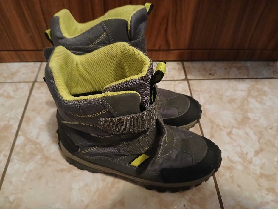 Vand ghete iarna pentru baieti, stare foarte buna, pret 50 lei