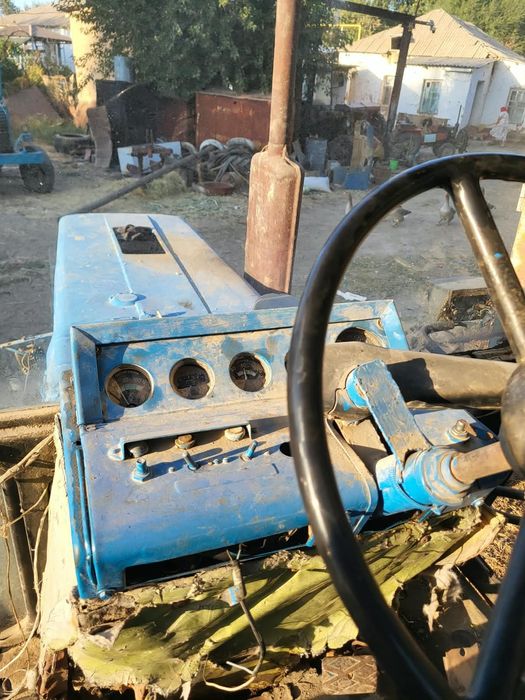 Трактор мтз.80..