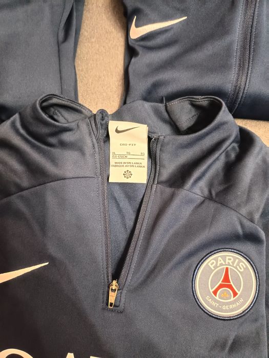 Оригинален детски екип Paris Saint‑Germain Nike XL (158–170 см) – нов