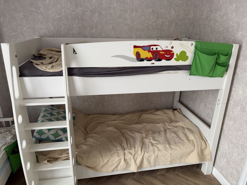 Двух-ярусная кровать