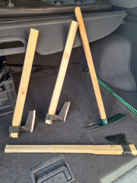 Брадвичка топор .