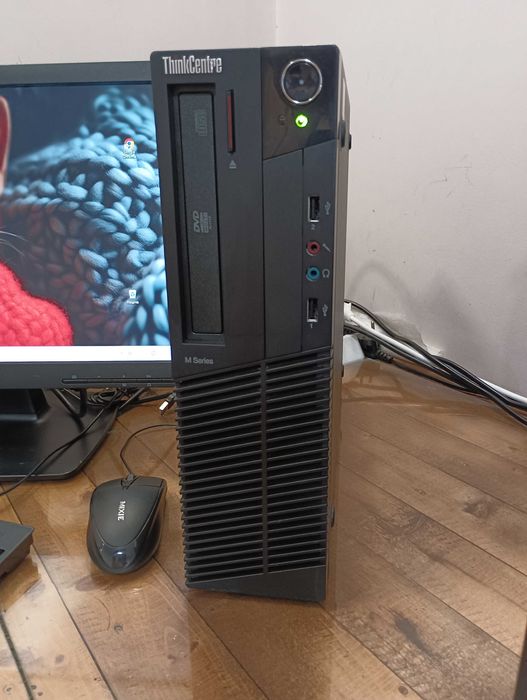 Настолен компютър Lenovo ThinkCentre M82
