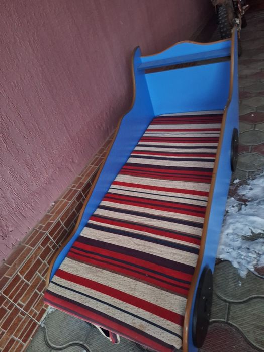 Кровать в хорошем состоянии!