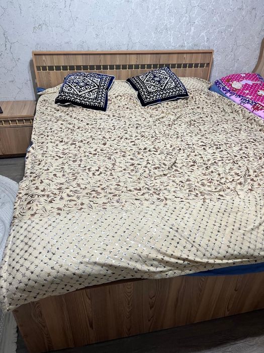 Продается спальный гарнитур
