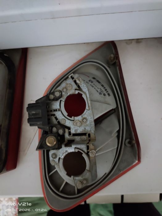 Задний фара Mercedes 210