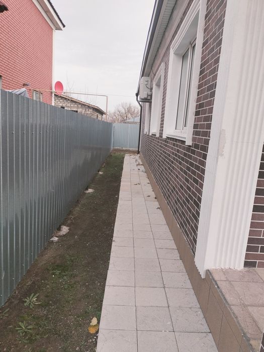 Продам дом  район гипермаркет Дина