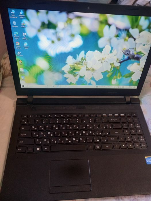 Lenova noutbook sotiladi