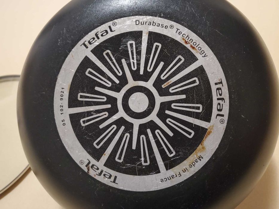 Tigaie wok Tefal Ø 29.5 x 8 cm + capac sticlă Ø 27.5 cm