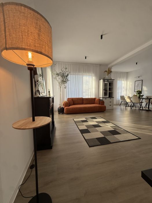 Casa zona Ford, (Cârcea), 3 dormitoare 3 bai, str. Primaverii