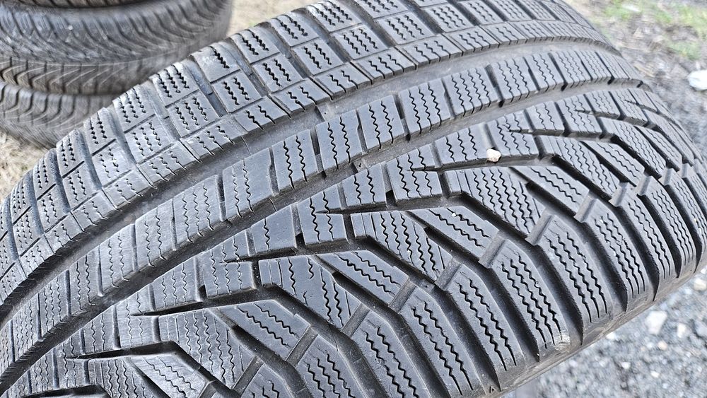 2бр гуми 245 40 19 ханкок