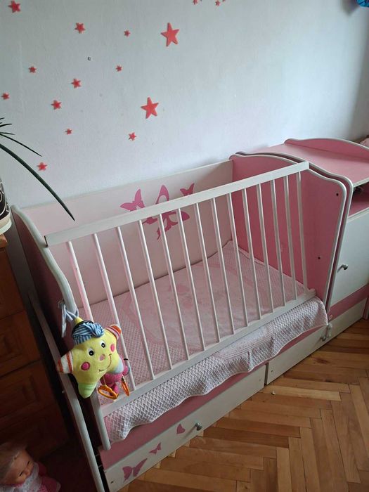 Детско легло с люлка, чекмеджета, шкаф, повивалник с опция за бюро