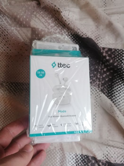 Продавам телефон Xiaomi редми А3 със слушалки