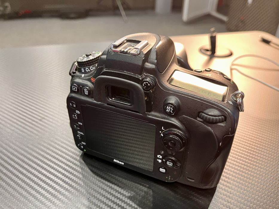 Nikon D600 Full Frame + obiectiv + SB-700 – kit complet