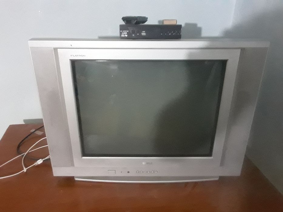 LG va royson  televizor  sotish uchun.