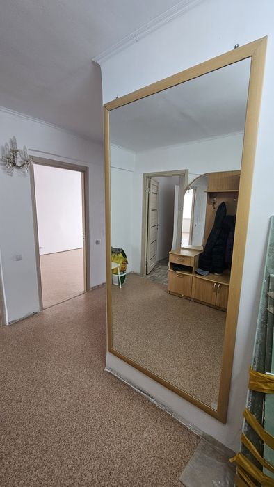 Продам зеркало для прихожей.