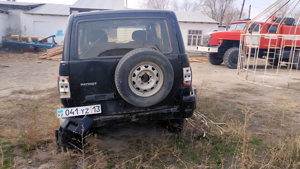 Автомобиль УАЗ 3163