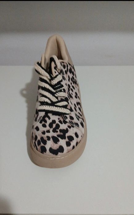 Adidași Damă Casual – Imprimeu Leopard (Model Nou, în Cutie)