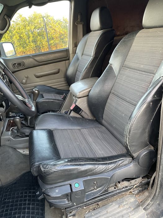 Dezmembrez DOAR CAROSERIA Nissan Patrol y61