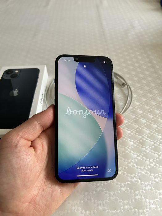Продам Iphone 13