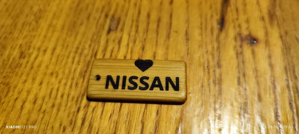 Лазерно гравиране на дърво,порцелан,кожа,стъкло