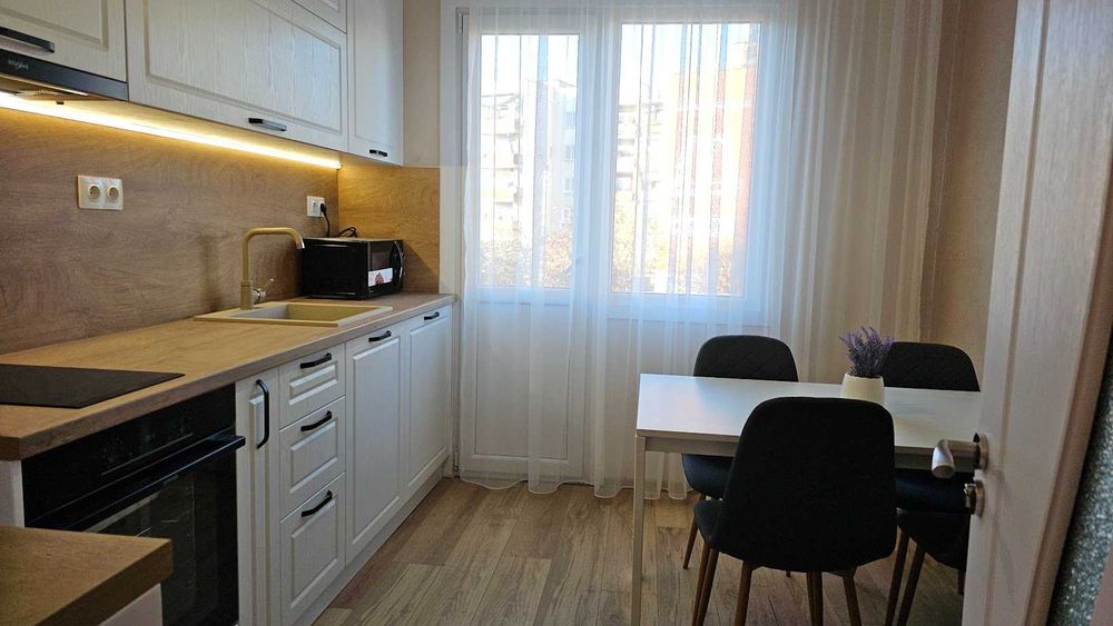Продава се Двустаен апартамент в Пловдив, Център - 64 кв.м за 2024 €/кв.м - Снимка #9