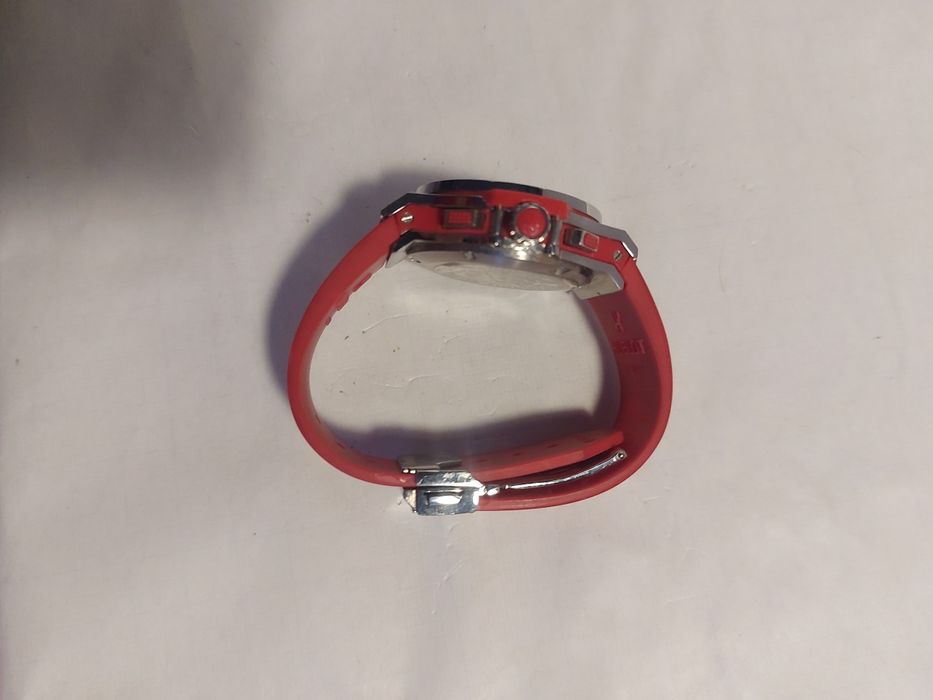 Часы женские HUBIOT