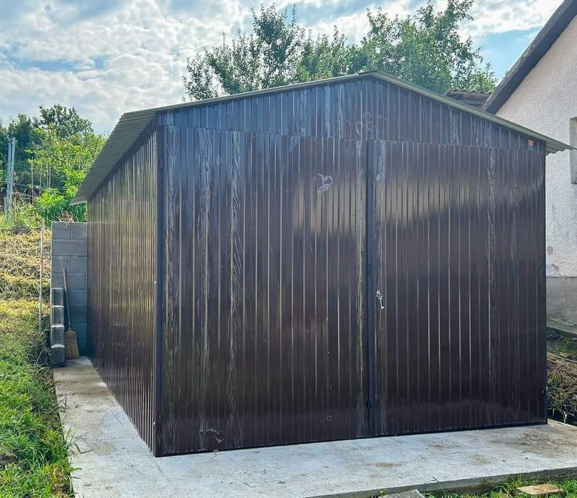 Vând Costrucția pentru depozitare sau garaj