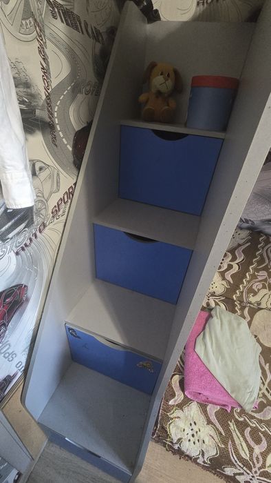 Продам кровать двухъярусную