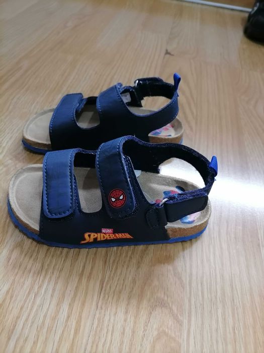 Лот обувки и сандали.