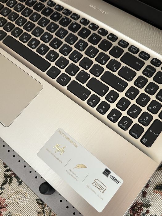 Продаю ноутбук asus