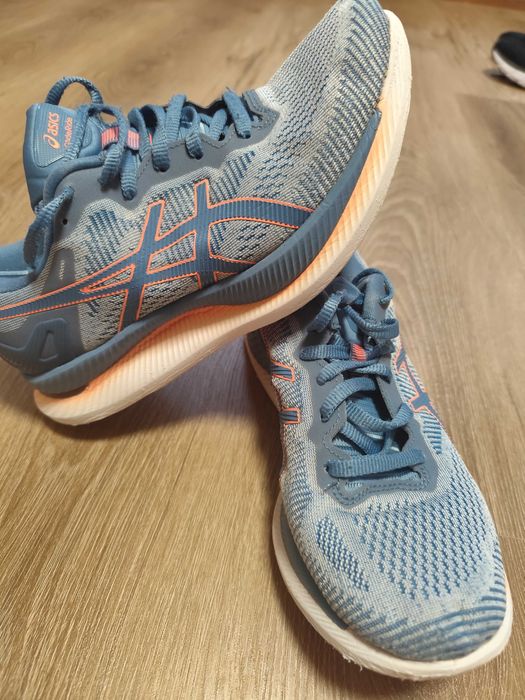 Дамски маратонки Asics